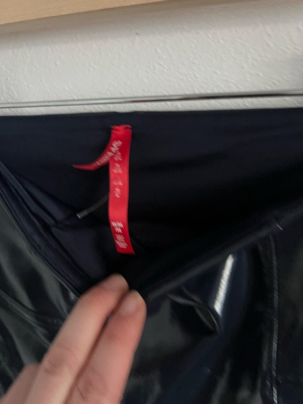 SPANX Glossy Black Faux Leather Leggings - Picture 4 of 7